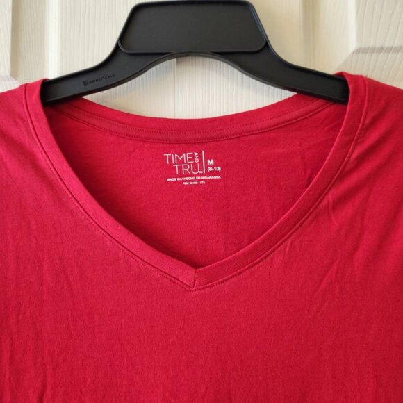 Time and Tru Red Relaxed Fit V-Neck T-Shirt M (8-10) 100% Cotton NWT - Picture 3 of 6